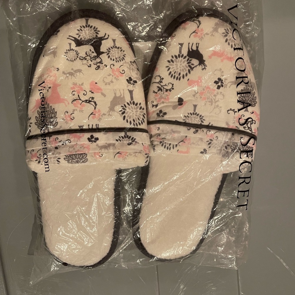 Victoria’s Secret winter slipper